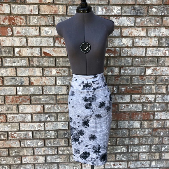 LuLaRoe Dresses & Skirts - LuLaRoe 3XL Cassie Skirt
